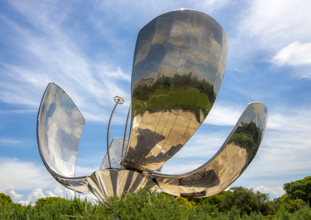 Floralis Genérica in Recoleta,Buenos Aires